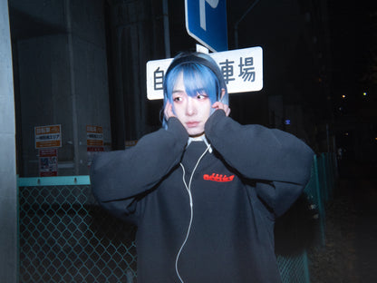 【1st Anniversary Item + Christmas card from moë】“OCCULT” sweatshirt with red embroidery