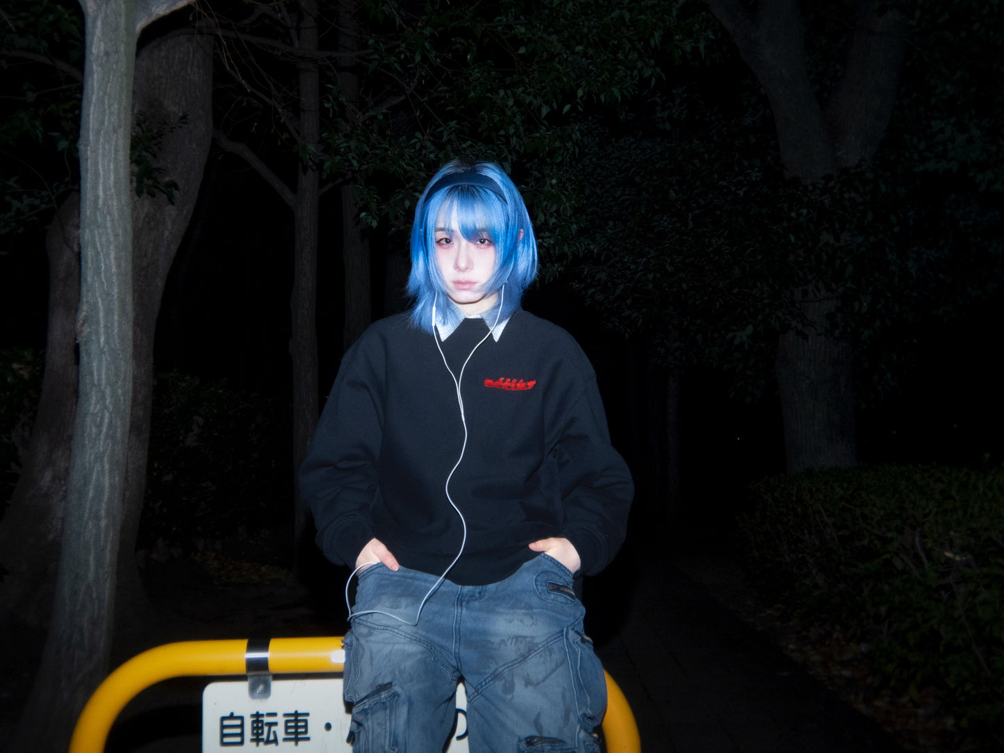 【1st Anniversary Item + Christmas card from moë】“OCCULT” sweatshirt with red embroidery